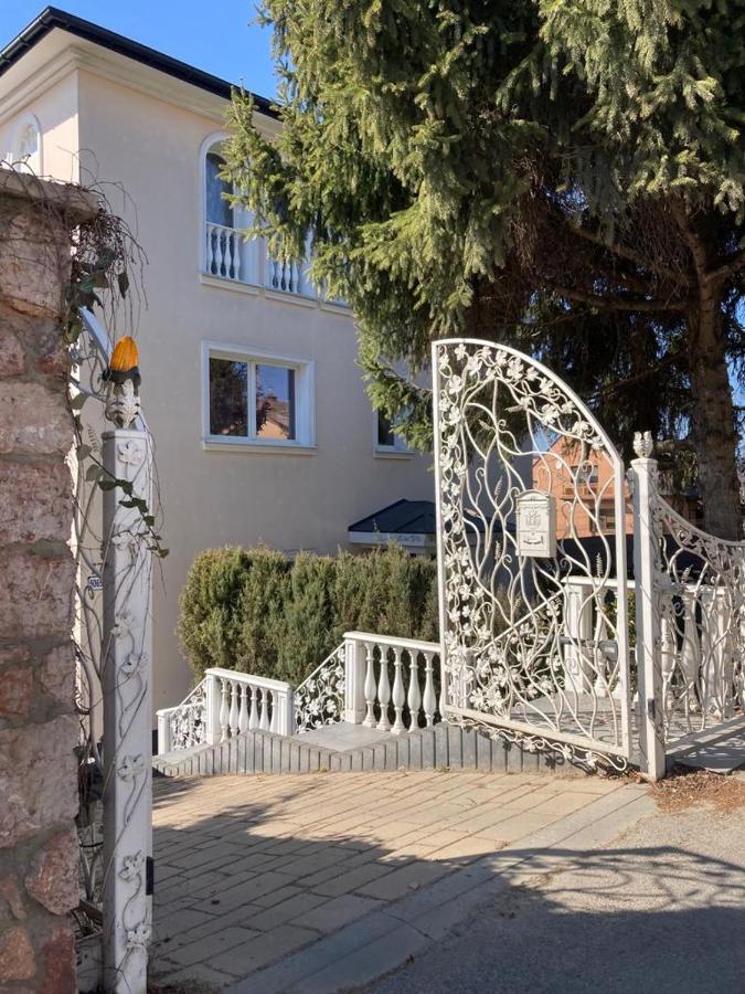 Apartmany Sabinovska Presov Ngoại thất bức ảnh